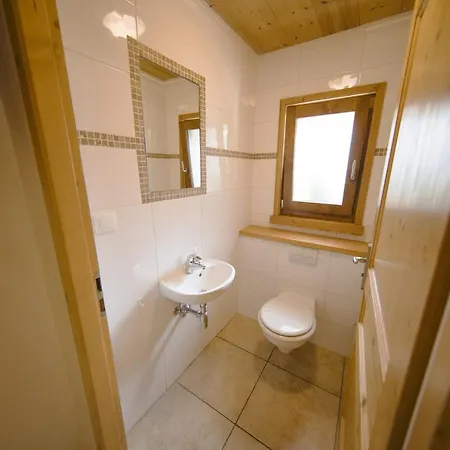 Le Chateau Apartment *