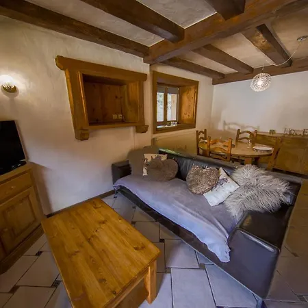 Le Chateau Apartment