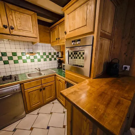 Le Chateau Apartment